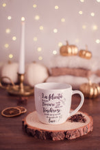 Carica l'immagine nel visualizzatore di Gallery, Tazza Mug La felicità la si può trovare anche negli attimi più tenebrosi se solo uno si ricorda di accendere la luce.