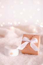 Carica l'immagine nel visualizzatore di Gallery, Candele di Natale con Confezione Regalo - Monica Fraulini Home