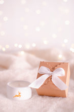 Carica l'immagine nel visualizzatore di Gallery, Candele di Natale con Confezione Regalo - Monica Fraulini Home