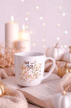 Load image into Gallery viewer, tazza bianca con scritta oro la magia dell&#39;autunno. White cup or mug with gold lettering the magic of fall.
