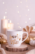 Carica l&#39;immagine nel visualizzatore di Gallery, tazza bianca con scritta oro buon autunno a tutti. White cup or mug with gold lettering happy fall yall.
